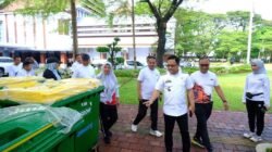 Atasi Masalah Sampah, DM Serahkan 12 Unit Tempat Sampah ke Pengelola CFD