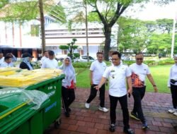 Atasi Masalah Sampah, DM Serahkan 12 Unit Tempat Sampah ke Pengelola CFD