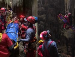 MAPALA PNUP Makassar Gelar Pelatihan Vertical Cave Rescue di Maros