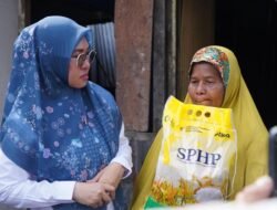 Bupati Gowa Kembali Turun Langsung Bantu Masyarakat Miskin Ekstrem di Pallangga