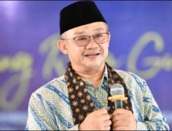 Kado Hari Guru, Mendikdasmen Abdul Mu’ti Naikkan Insentif Guru Honorer Mulai 2026
