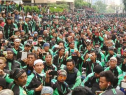 Driver Ojol Tolak Potongan 10 Persen dan Status Karyawan, Blokade Jalan di Kantor Gubernur
