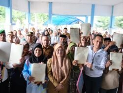 Bupati Gowa Serahkan 720 Sertipikat Redistribusi Tanah Untuk Warga Biringbulu