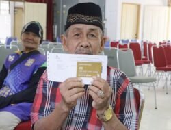 Kini Lebih Mudah, Bantuan untuk Lansia Luwu Timur Hadir Lewat Kartu ATM