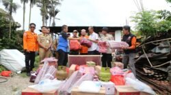 Bupati Lutim Tinjau dan Berikan Bantuan Korban Kebakaran di Wasuponda