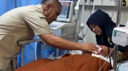 Ibas Tunjukkan Kepedulian, Jenguk Bocah Korban Tenggelam di ICU RS Sorowako