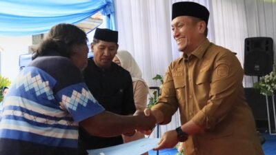 Safari Ramadan di Wasuponda, Pemkab Lutim Salurkan Bantuan dan Program Bedah Rumah