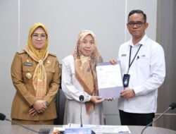 Bupati Gowa Serahkan Santunan Taspen Rp34 Juta kepada Ahli Waris Guru PPPK