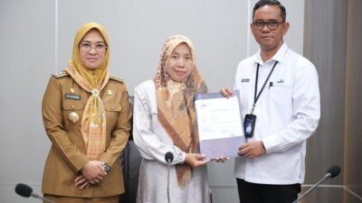 Bupati Gowa Serahkan Santunan Taspen Rp34 Juta kepada Ahli Waris Guru PPPK