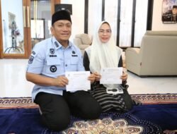 Bupati Lutim Bayar Zakat Fitrah Melalui Baznas, Ajak Masyarakat Percaya Lembaga Resmi