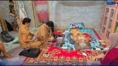 Disdukcapil Luwu Timur Jemput Bola Rekam KTP-el Lansia di Desa Bahari
