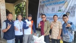 Sektor Tambak Diperkuat, 1.163 Pembudidaya Ikan Luwu Timur Mulai Terima Pupuk Subsidi