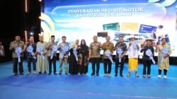 Bupati Luwu Timur Serahkan 98 Motor untuk Petugas Keagamaan