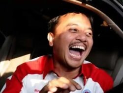 BREAKING NEWS: Roy Suryo Dikabarkan Ditangkap Penyidik Polda Metro Jaya