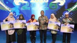 Bupati Irwan Berangkatkan 6 Warga Teladan ke Tanah Suci, dari Tukang Masak hingga Guru Pedalaman
