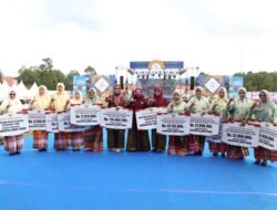 dr Ani Nurbani Terima Bantuan UMKM dan IKM Rp175 Juta untuk Pelaku Usaha Luwu Timur